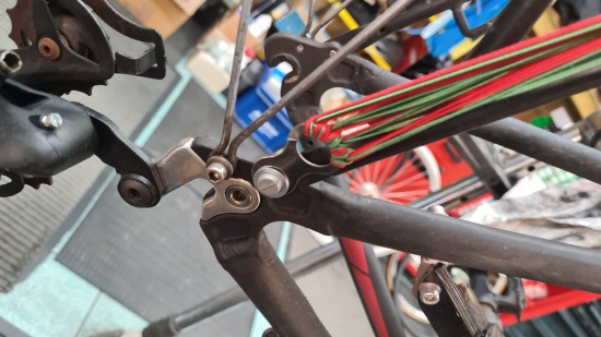 DDR Original Kleidernetz Rockschutz (rechts und links) bunt passt für 26" und 28" mit Haken oder Öse